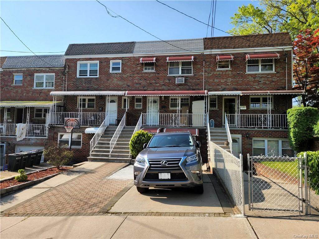 2927 Schurz Avenue - Photo 1