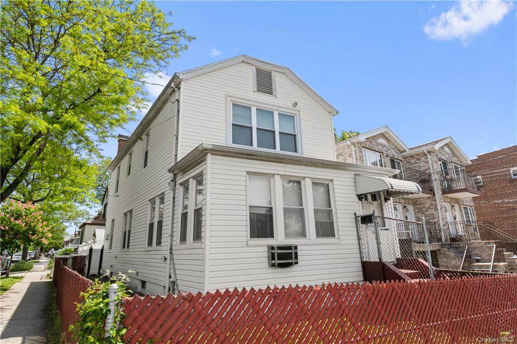 1572 Bogart Avenue - Photo 1