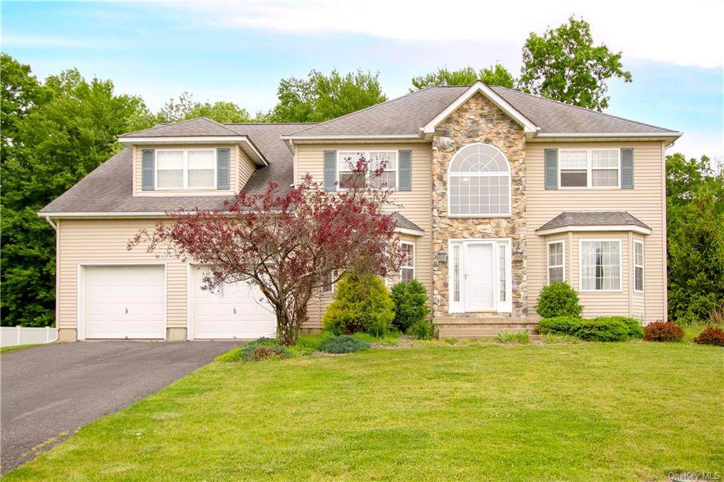 1005 Forest Glen - Photo 1