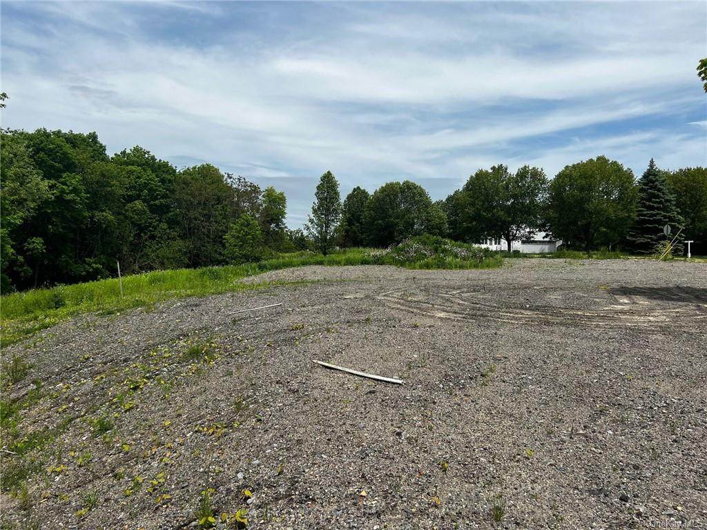 565 Plass Road - Photo 1