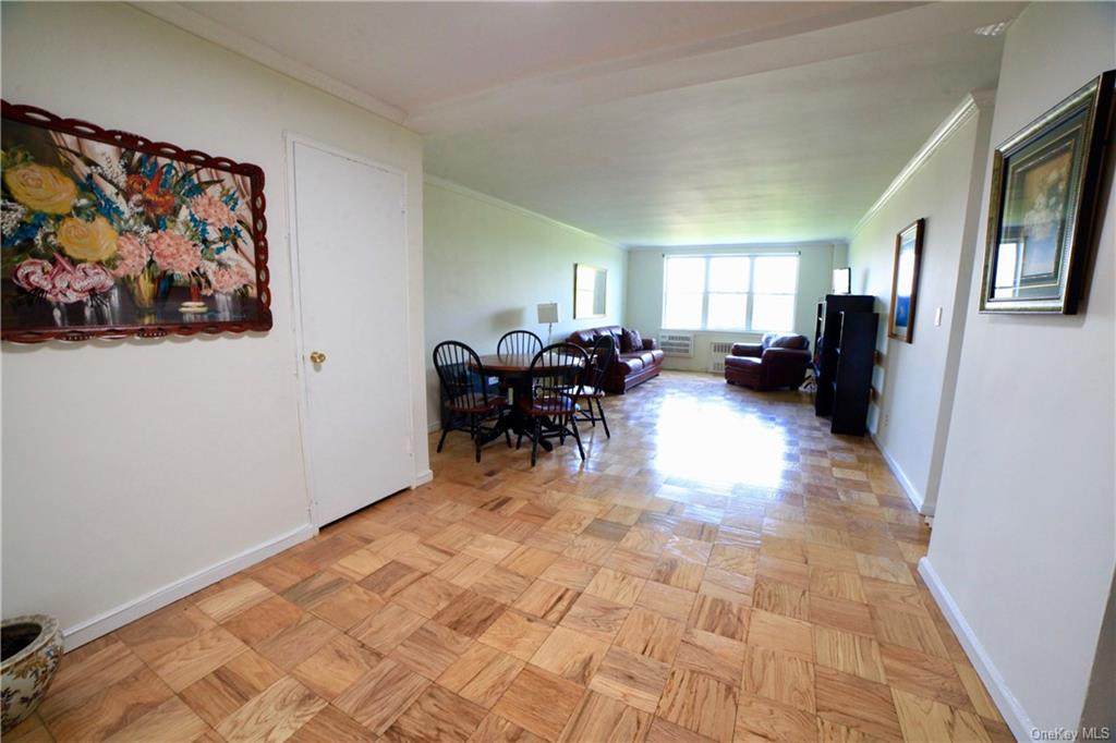 25 Franklin Avenue - Photo 1