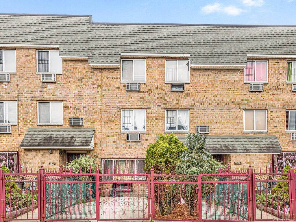 442 185th Street - Photo 1