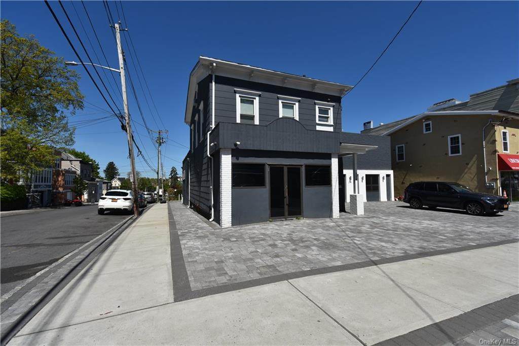 114 Lincoln Avenue - Photo 1