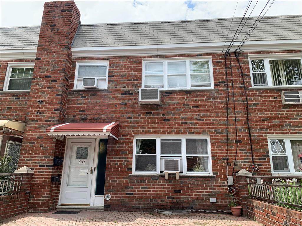 1653 Pilgrim Avenue - Photo 1