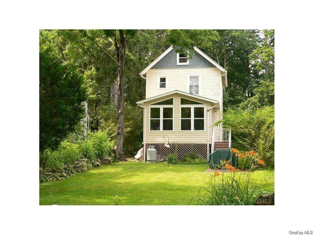 138 Saxon Woods Road - Photo 1