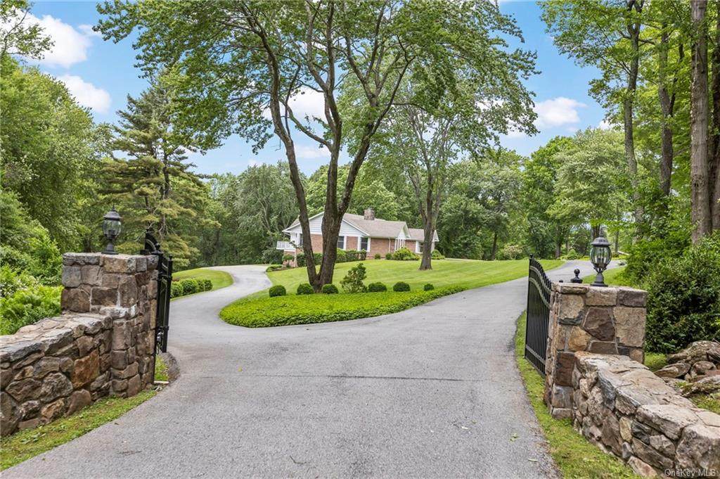 527 Quaker Hill Road - Photo 1