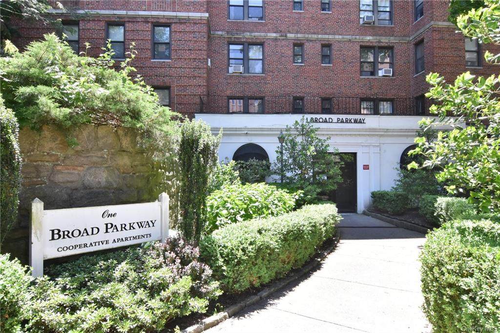 1 Broad Parkway - Photo 1