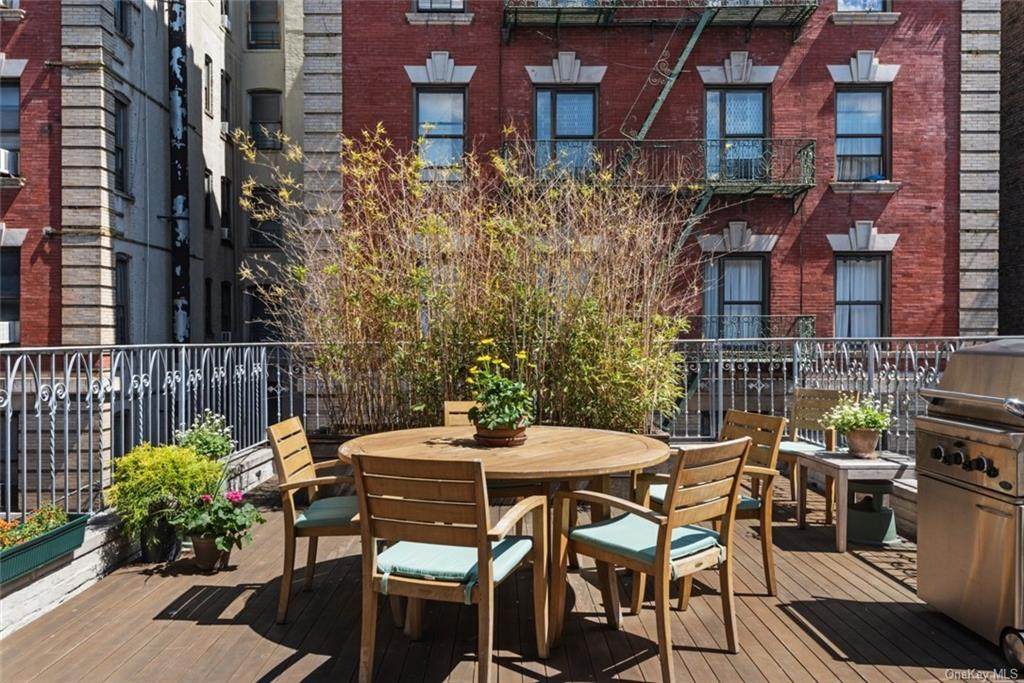 263 139th Street - Photo 1