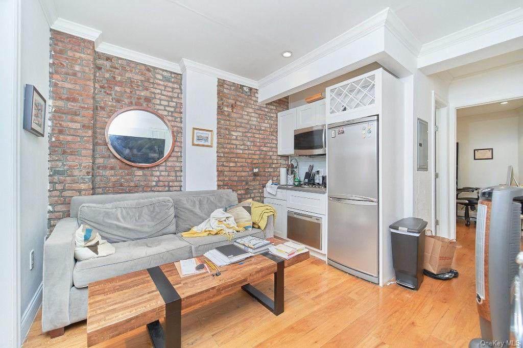 233 E 82nd Street - Photo 1