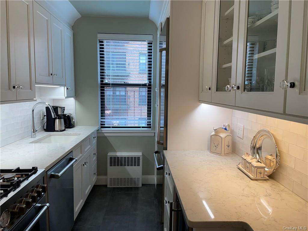 142 Garth Road - Photo 1