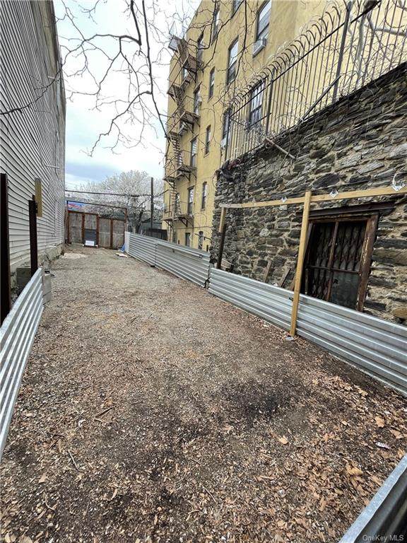 374 173 Street - Photo 1