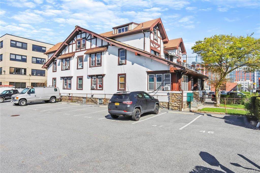 55 Waller Avenue - Photo 1