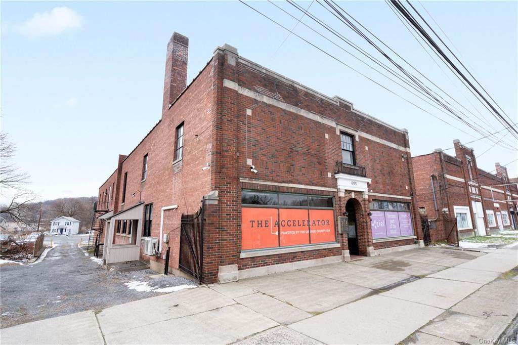 605 Broadway - Photo 1