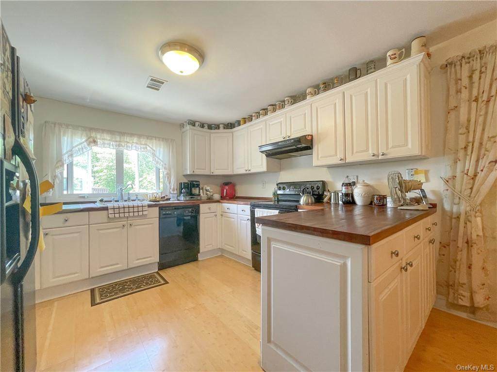 125 Stringham Road - Photo 1