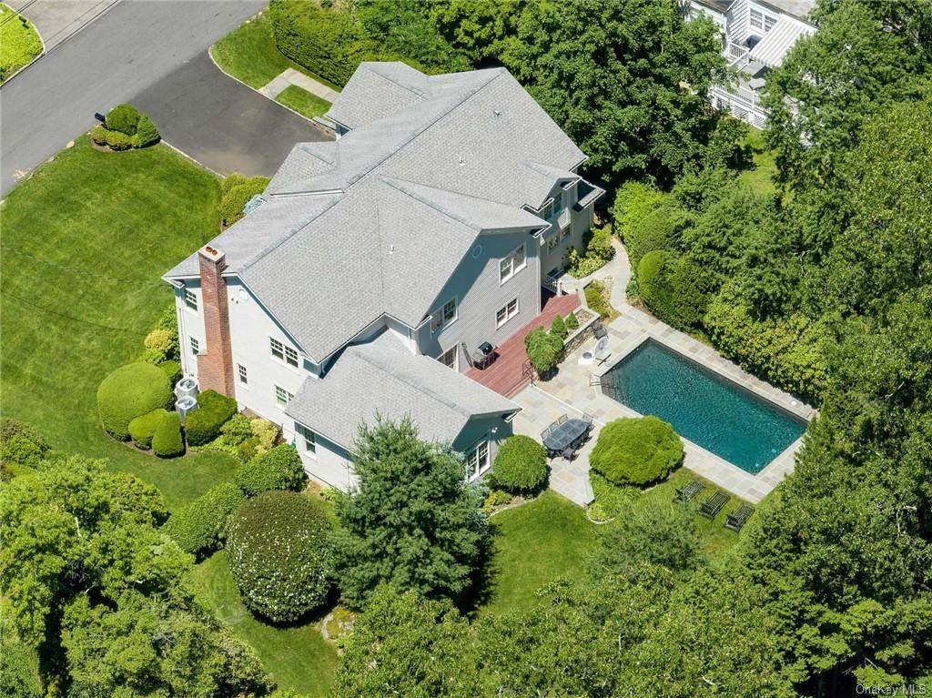 8 Split Tree Road - Photo 1