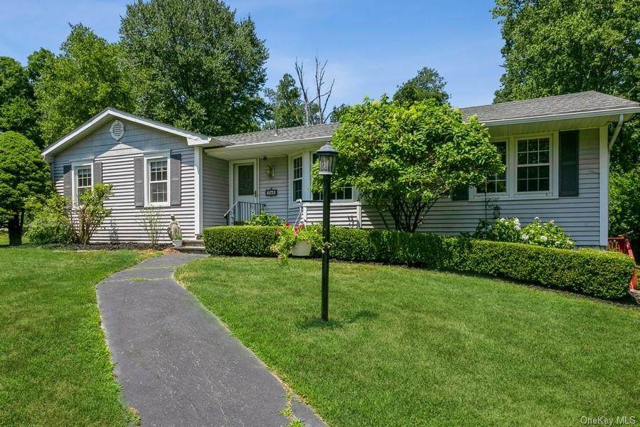 748 Robin Road - Photo 1