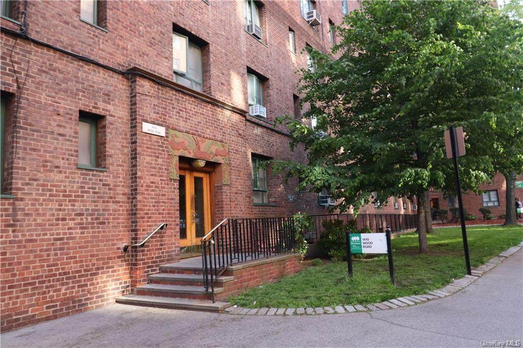 1410 Parkchester Road - Photo 1