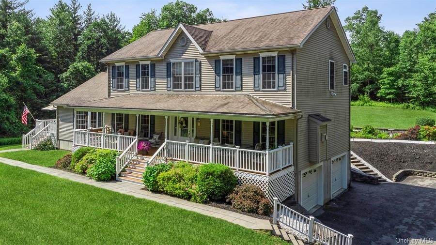 425 Queens Highway - Photo 1
