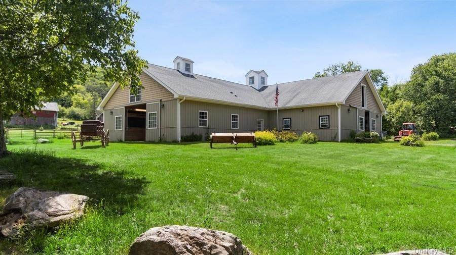42-45 Blackstone Ridge - Photo 1
