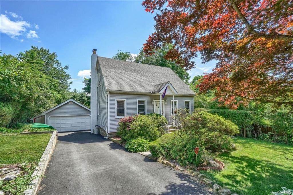 9 Lawrence Drive - Photo 1