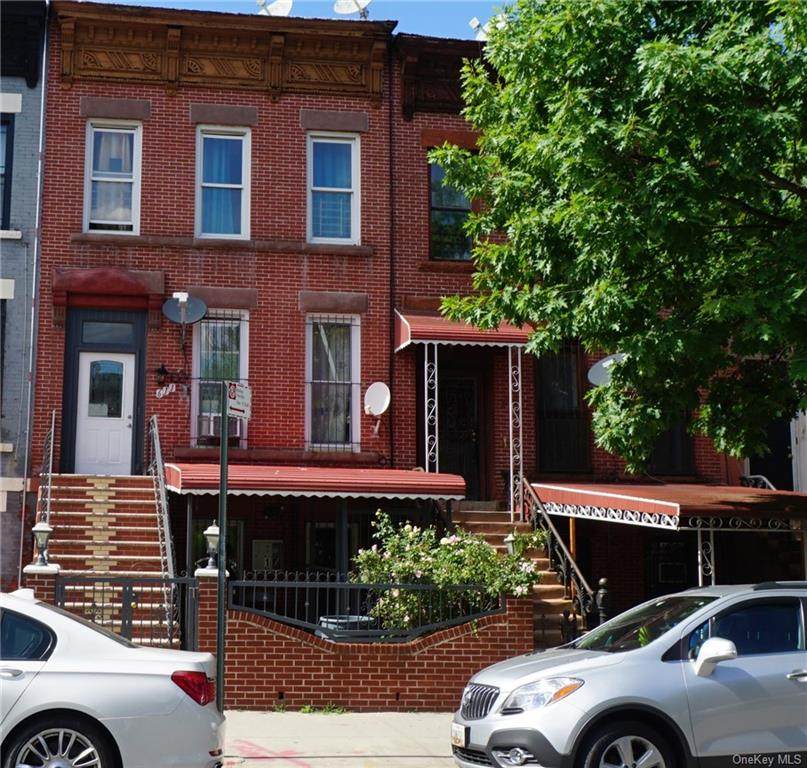 611 Lexington Avenue - Photo 1