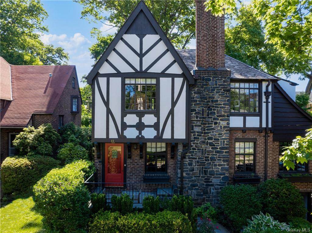 11 Parkway - Photo 1