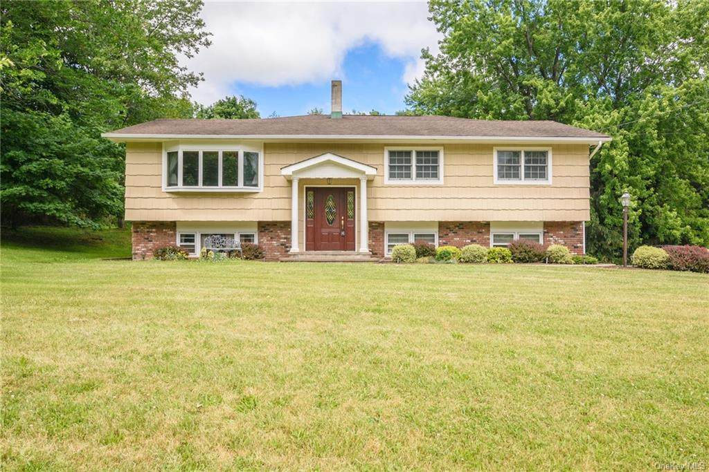 18 Lakeview Drive - Photo 1