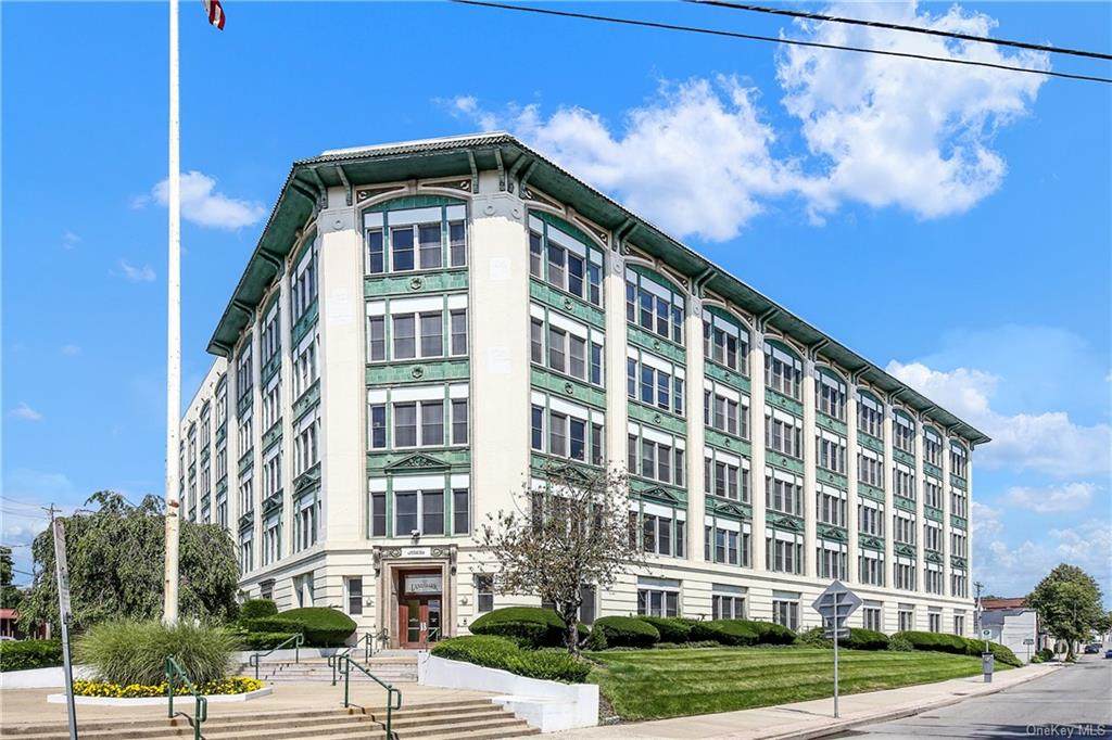 1 Landmark Square - Photo 1