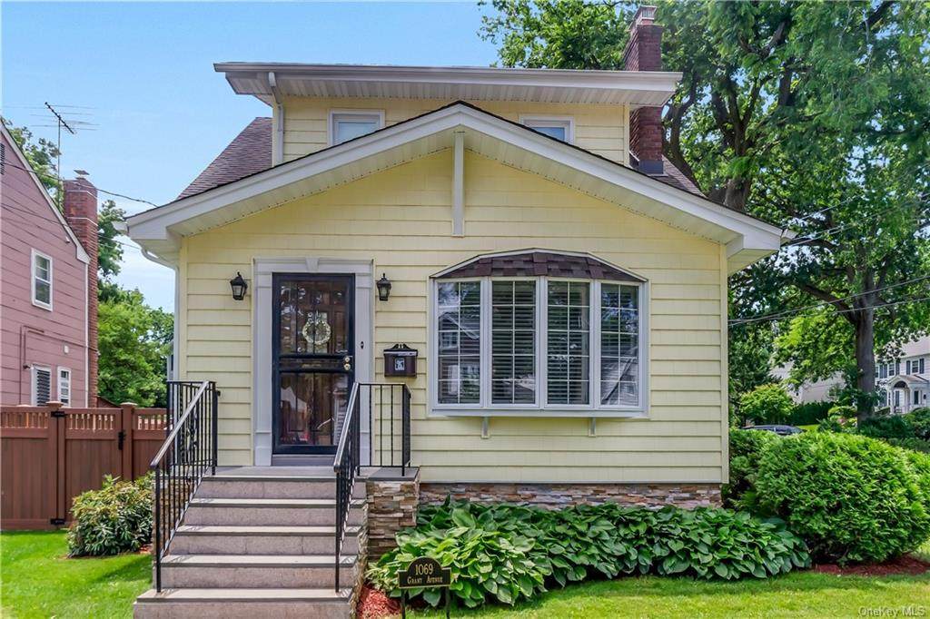 1069 Grant Avenue - Photo 1