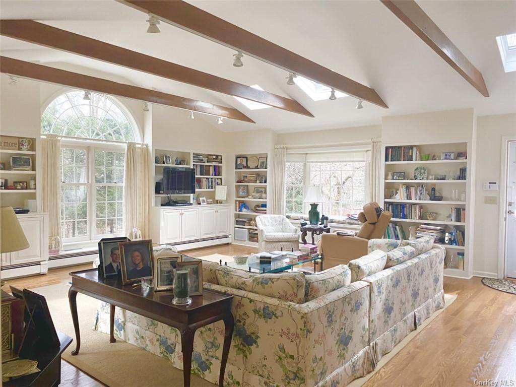 18 Saddle Court - Photo 1