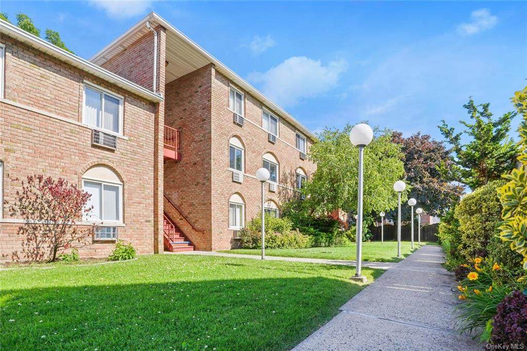 1530 Bayview Avenue - Photo 1