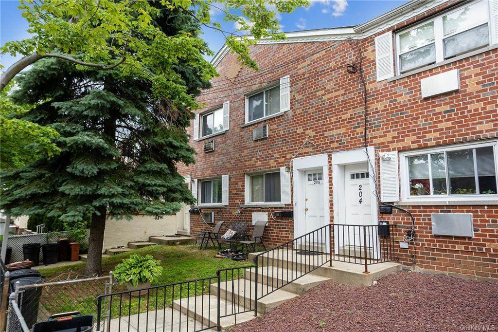 206-208 Balcom Avenue - Photo 1