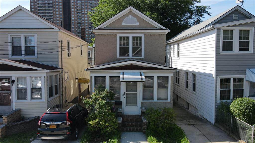 3423 Corlear Avenue - Photo 1