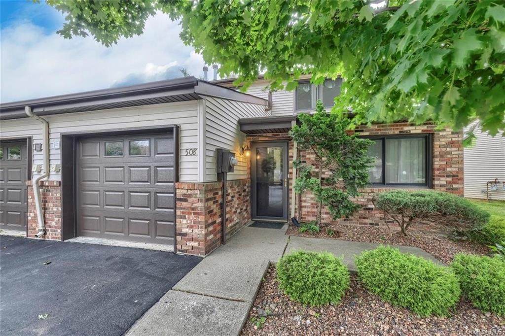 508 Barberry Lane - Photo 1