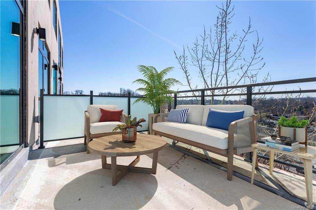 667 Ridge Hill Boulevard - Photo 1