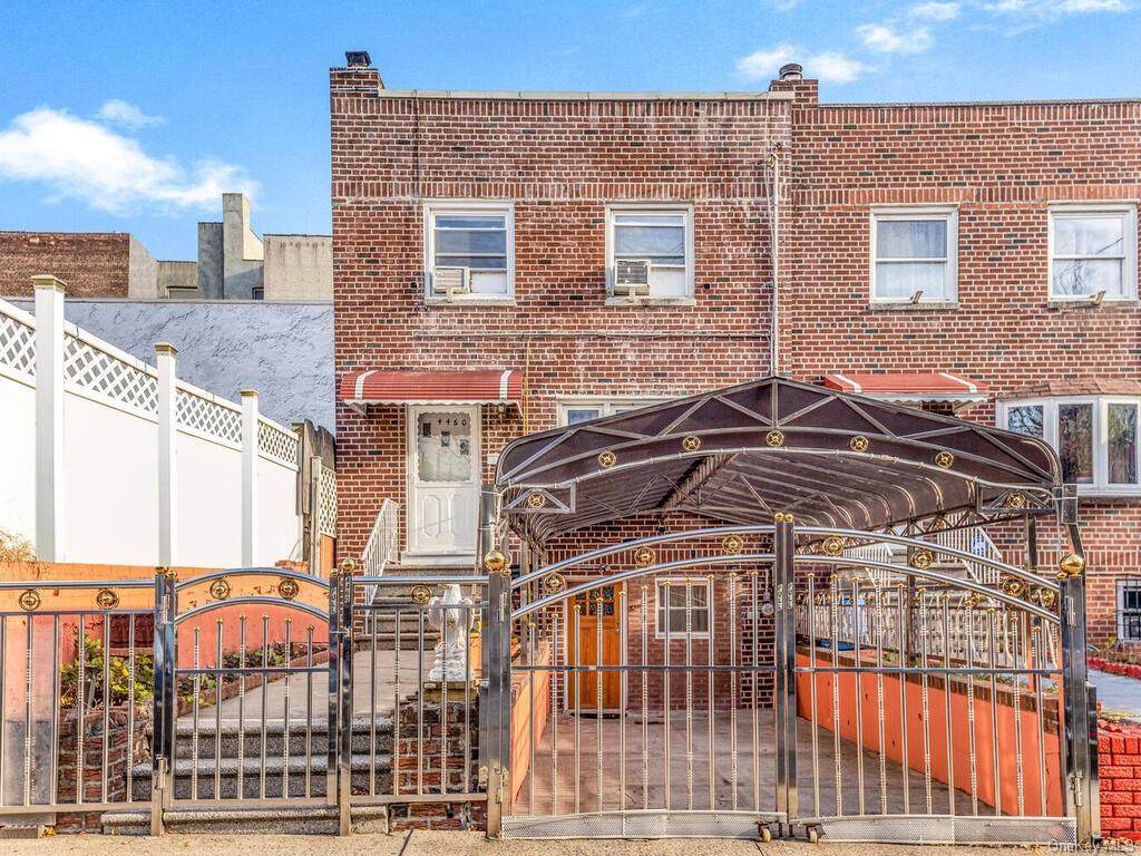 4460 Carpenter Avenue - Photo 1