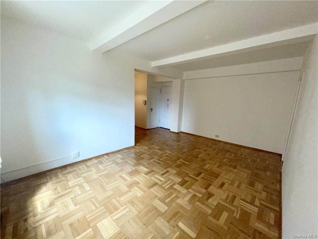 5 Metropolitan Oval - Photo 1