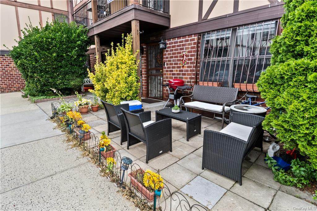908 Union Avenue - Photo 1