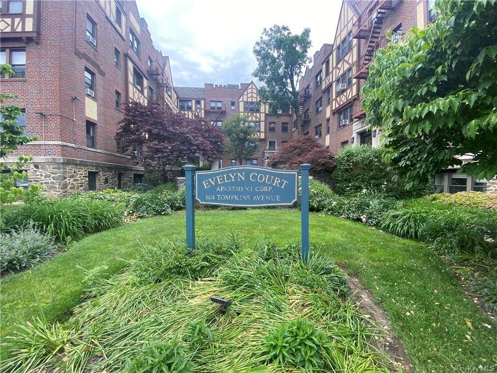 604 Tompkins Avenue - Photo 1