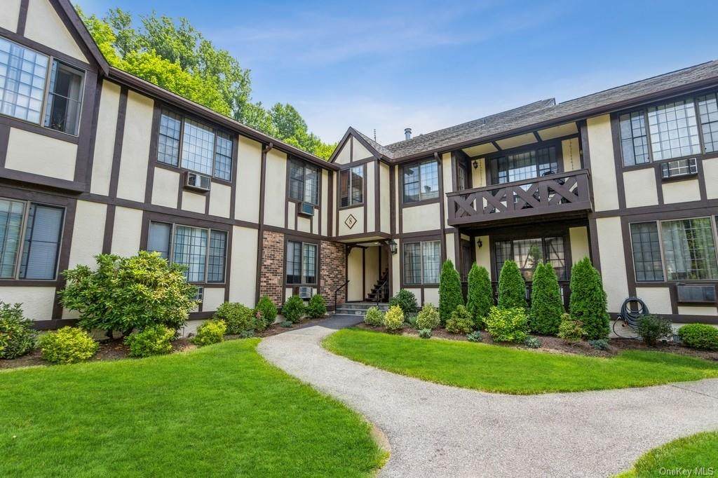 8 Foxwood Drive - Photo 1