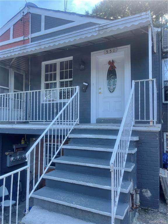 551 Saint Lawrence Avenue - Photo 1