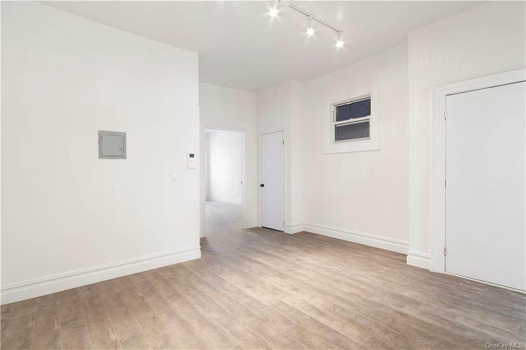 1068 Walton Avenue - Photo 1