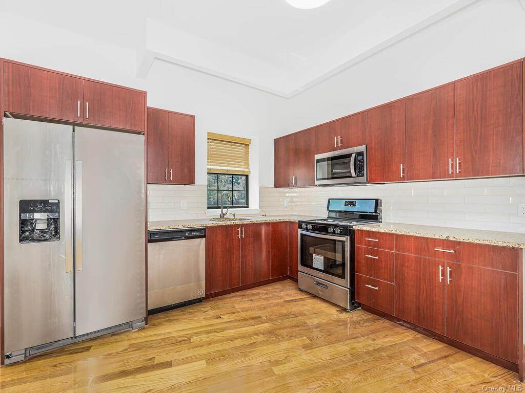 320 Sound View Avenue - Photo 1