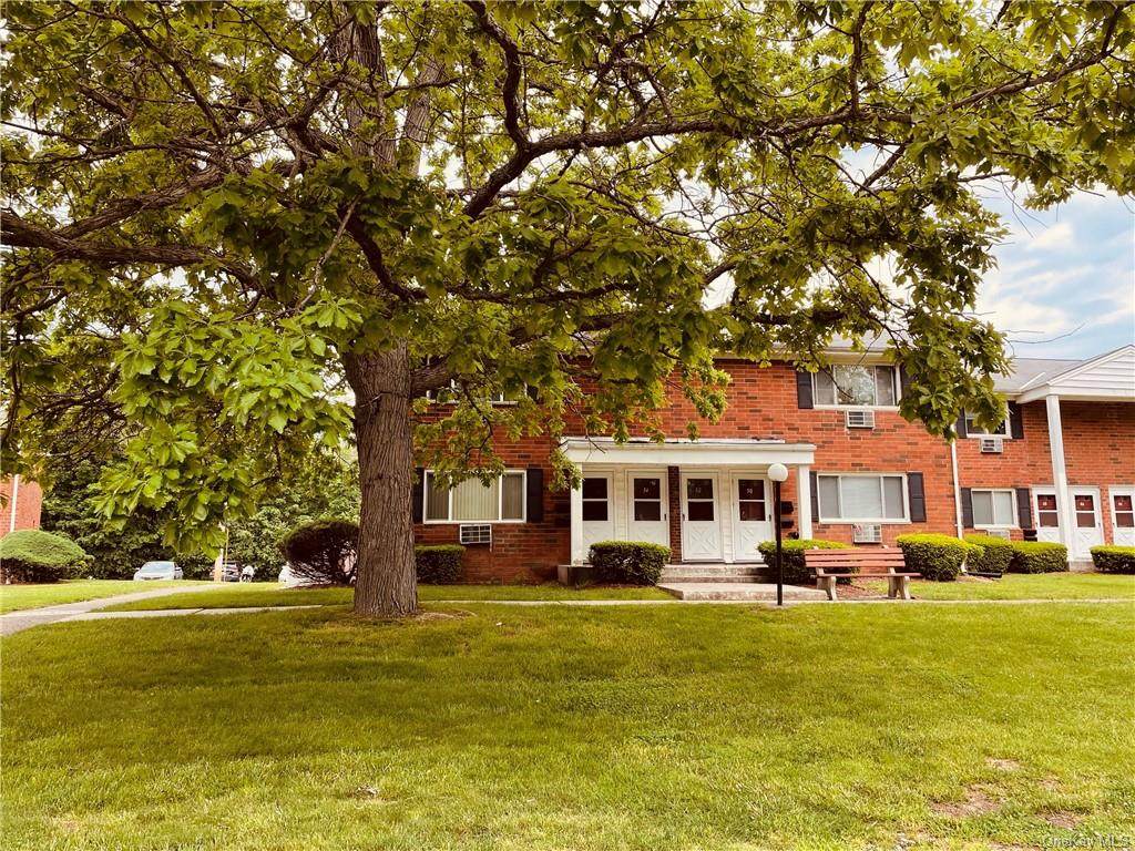 56 Manor - Photo 1