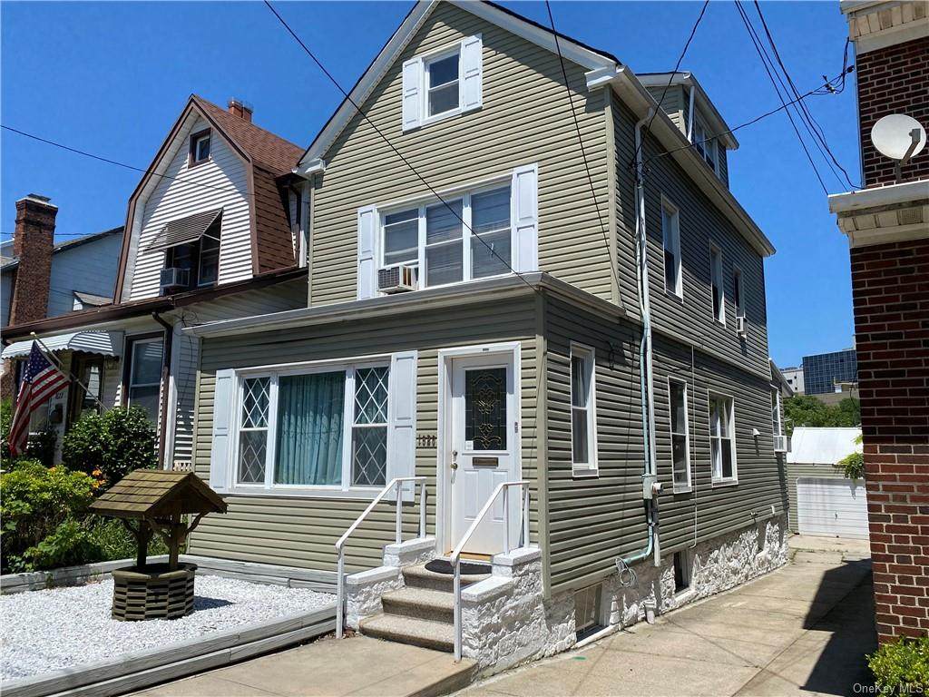 1620 Yates Avenue - Photo 1