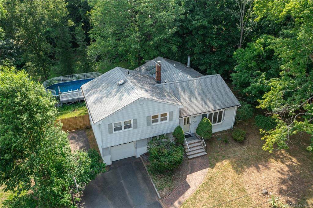 83 Pine Tree Lane - Photo 1