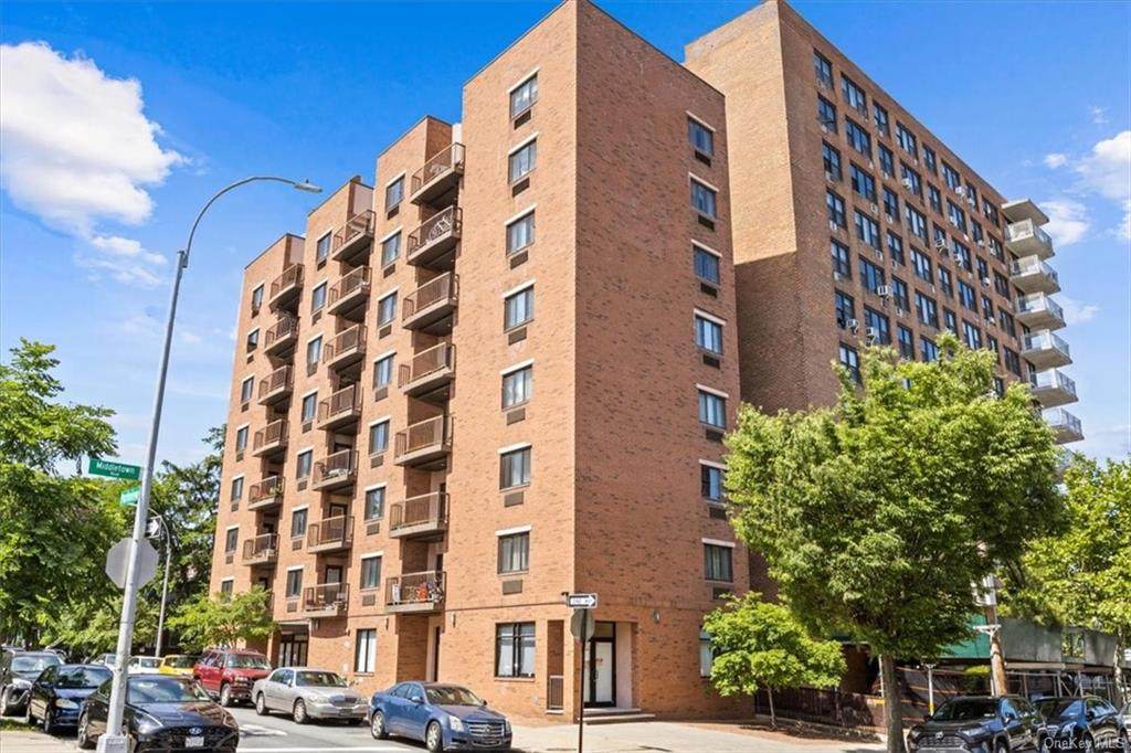 1600 Parkview Avenue - Photo 1