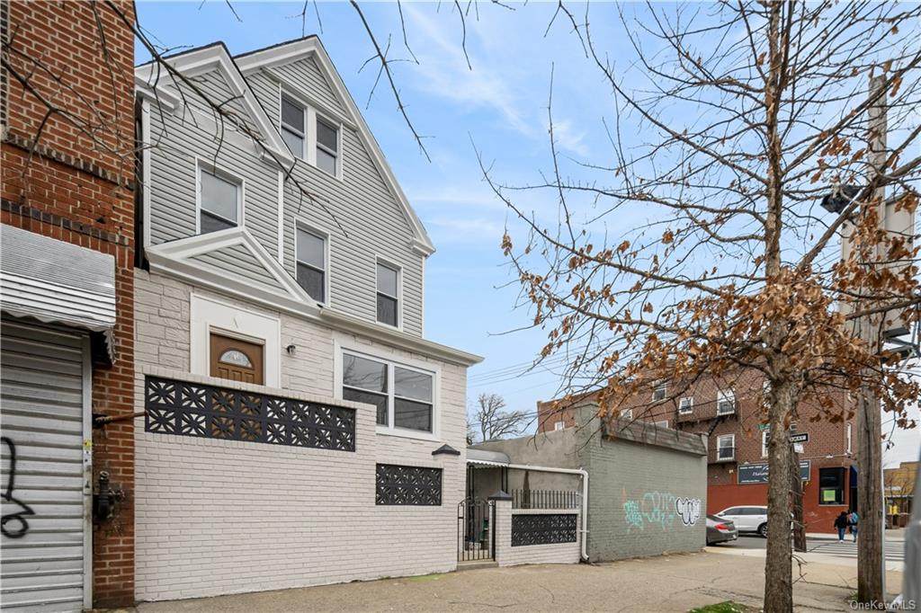 1602 Zerega Avenue - Photo 1
