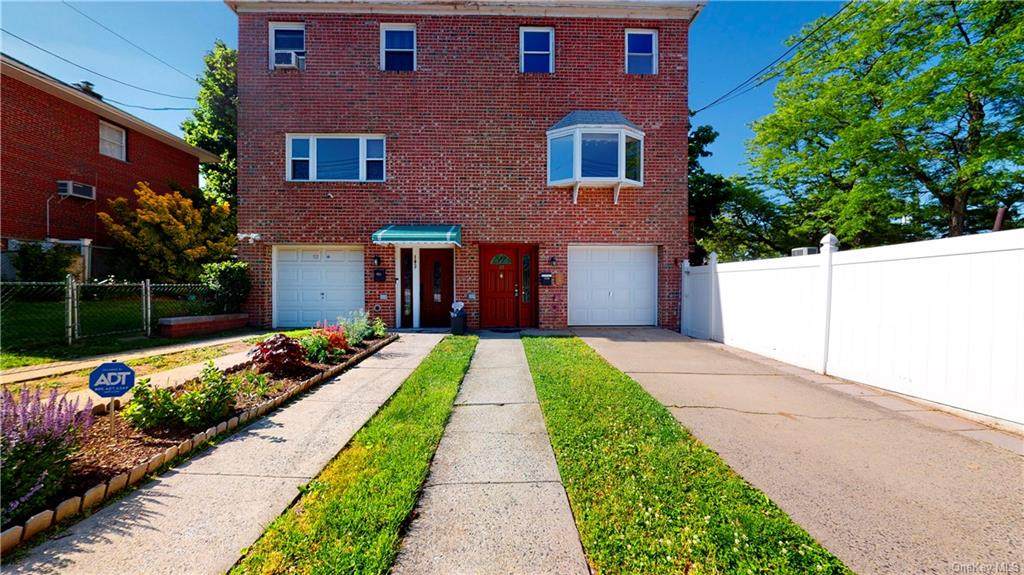 105 Pell Place - Photo 1