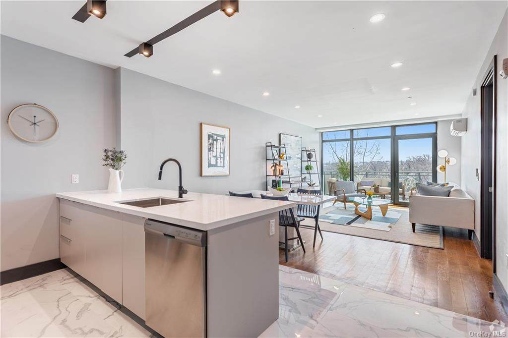 667 Ridge Hill Boulevard - Photo 1